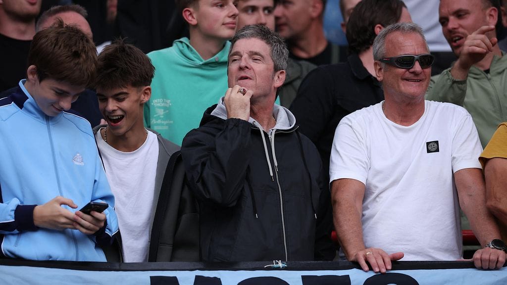 Oasiksen jäsenet, Gallagherin veljekset ovat tuttu näky Manchester Cityn peleissä. Kuvassa Noel Gallagher.