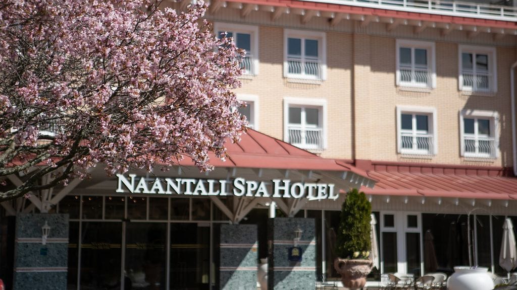 Naantalin kylpylän turvallisuusjohtaja ei ollut tapahtuma-aikaan kylpylällä, mutta sai tiedon ampumisesta samantien.