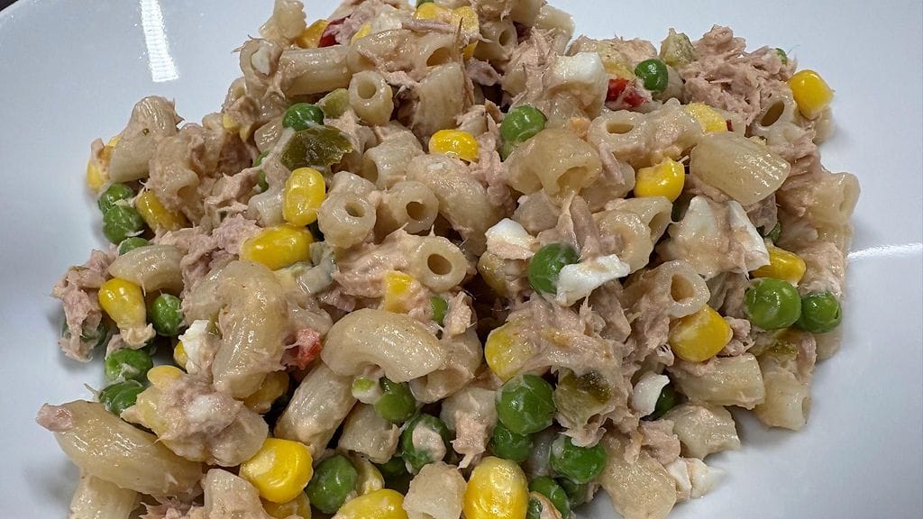 Testaa helppo tonnikala-pastasalaatti Antti Rinteen tapaan!