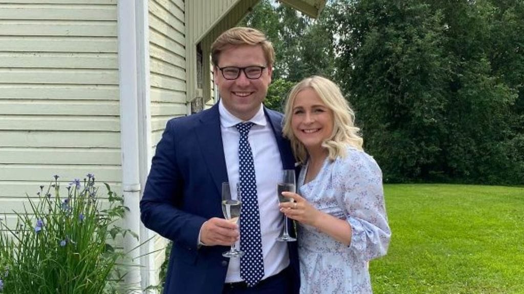 Daniel Sazonov ja Anita Westerholm odottavat perheenlisäystä. Kuva Sazonovin verkkosivuilta.