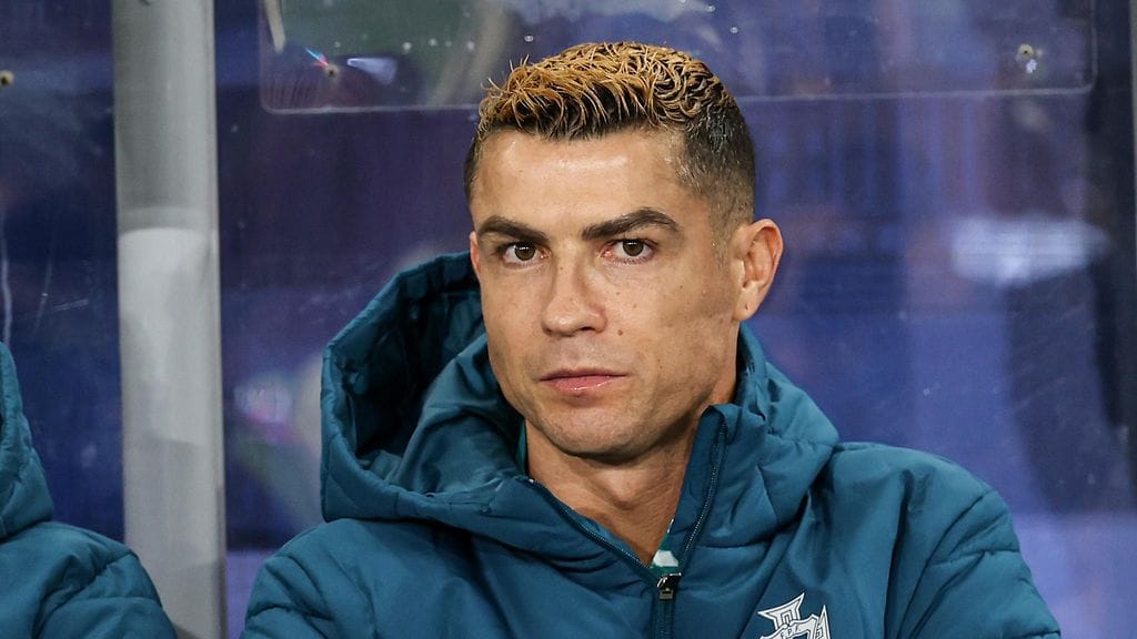 Cristiano Ronaldo ei jäänyt seuraamaan Portugalin otteita vaihtopenkiltä.