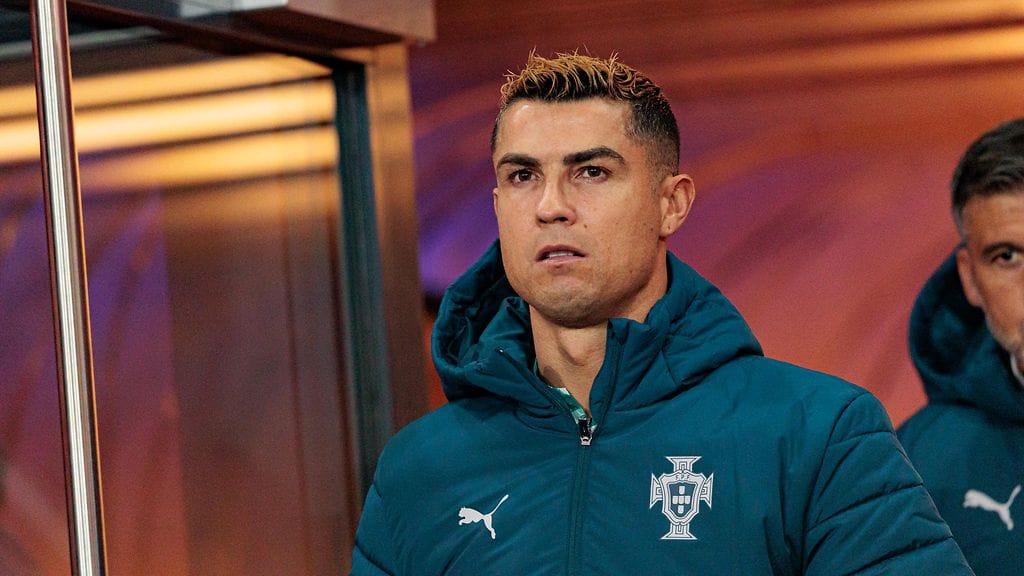 Cristiano Ronaldo on avoin jatkamaan maajoukkueuraansa, mutta kokee ansaitsevansa pelikieltoa.