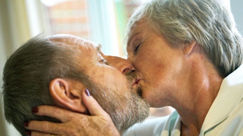 Seksielämä on tärkeää iäkkäillekin. Kuvan henkilöt eivät liity juttuun.