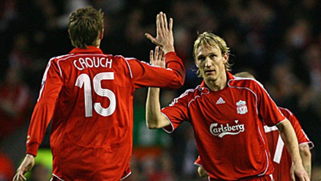 Peter Crouch ja Sami Hyypiä, kuva: Alex Livesey/Getty Images