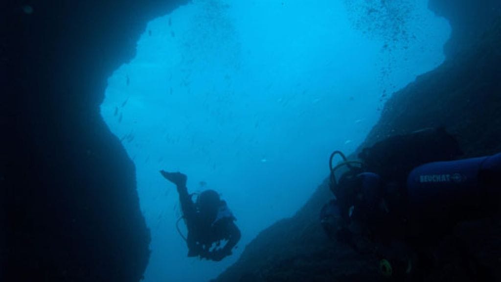 Sukeltajat löysivät Itämeren pohjasta oudon muotoisia kiviä. Kuvituskuva.