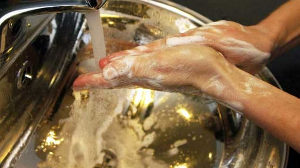 Käsienpesualtaan alla voi piillä yllätys.