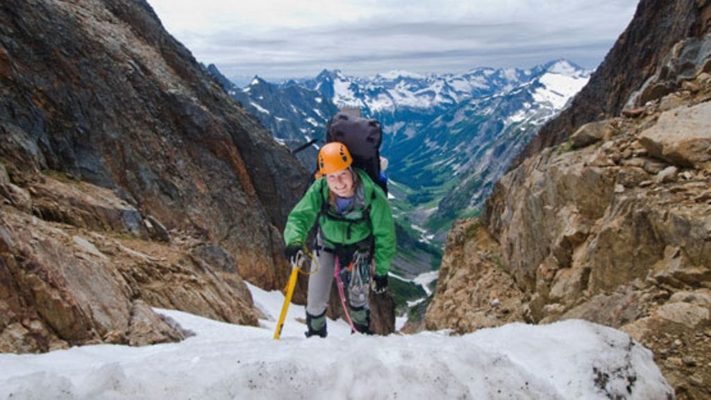 Patrick Degerman kuvailee 40-vuotiasta naista optimaaliseksi vuorikiipeilijäksi. Kuvituskuva.
