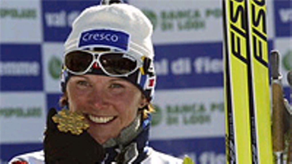 Bente Skari ja kultamitali, Photo: Agence Zoom/Getty Images