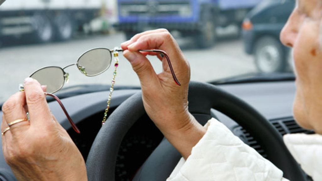 Iäkkäiden kuljettajien määrä kasvaa tulevaisuudessa entisestään.