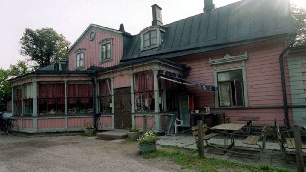 Puotilan kartano kuuluu Suomen tunnetuimpiin kummitustaloihin.