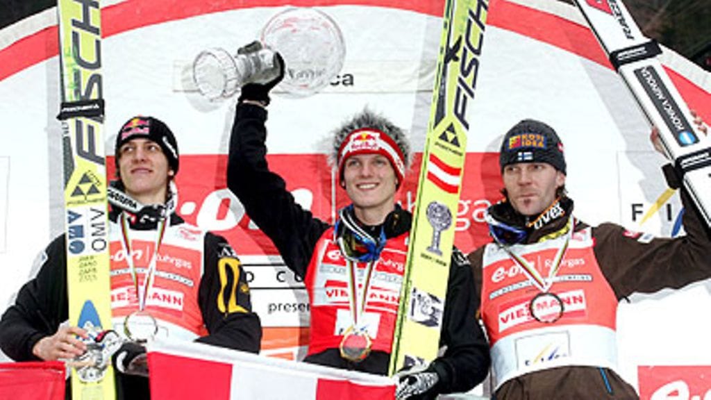 Thomas Morgenstern, Gregor Schlierenzauer ja Janne Ahonen, kuva: EPA/STRINGER