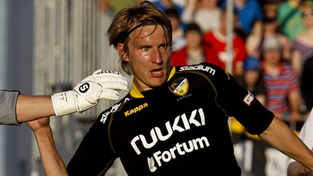 Markus Paatelainen Hongan paidassa