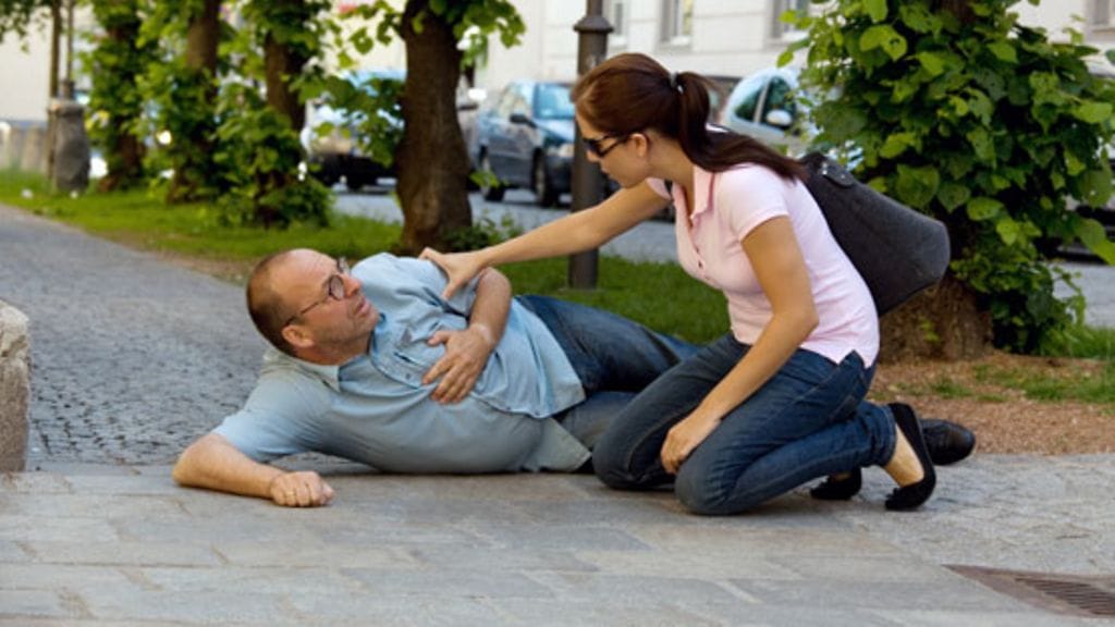 Maassa makaavaa kannattaa puhutella ennen ravistamista.