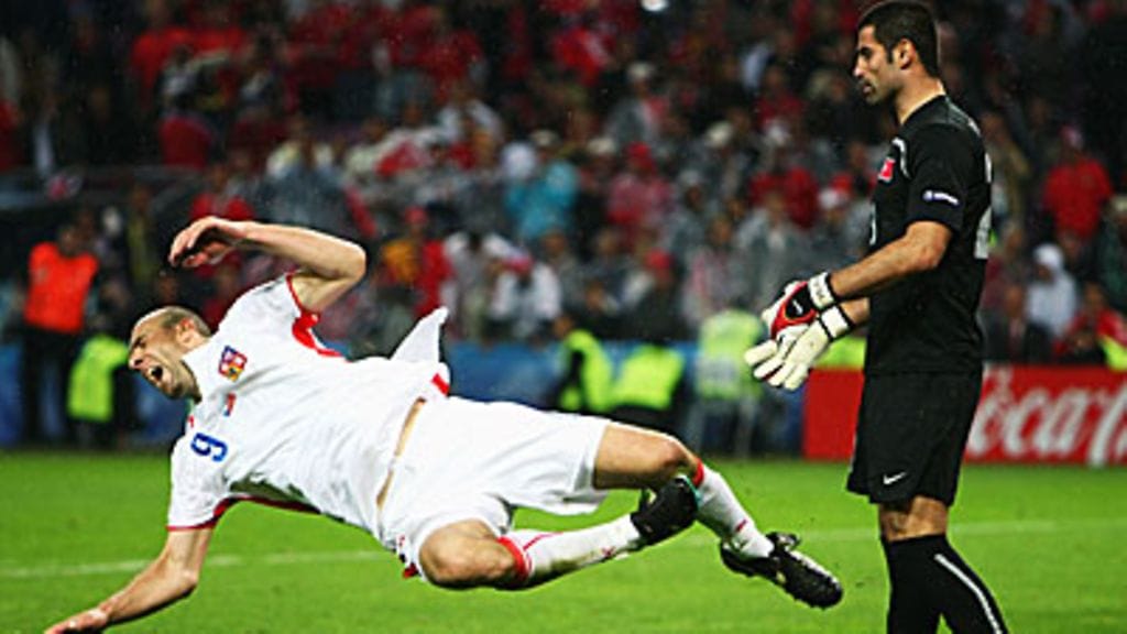 Volkan Demirel tönäisi Jan Kollerin kumoon, kuva: Lars Baron / Getty