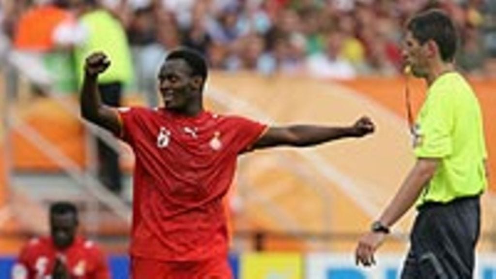 Michael Essien, Ghana (keskellä), Photo: Stu Forster/Getty Images Sport
