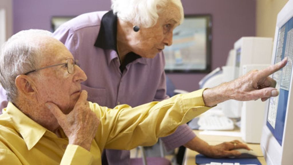 Erityisesti kuutta tai useampaa lääkettä yhtä aikaa käyttävien lääketurvallisuutta pitäisi seurata. Kuvituskuva.