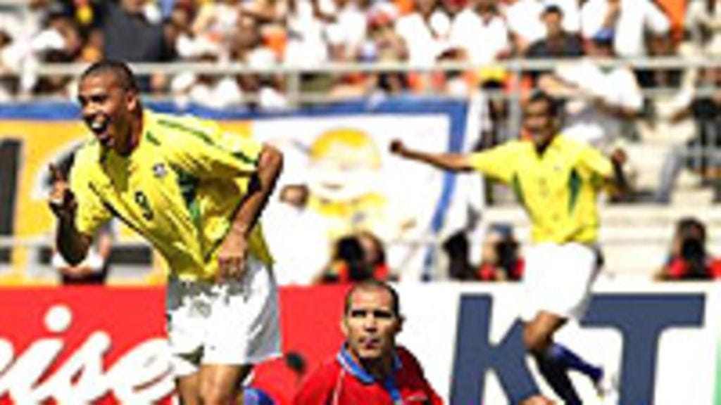 Brasilian Ronaldo juhlii Costa Rica -ottelussa (Photo: Brian Bahr/Getty Images)