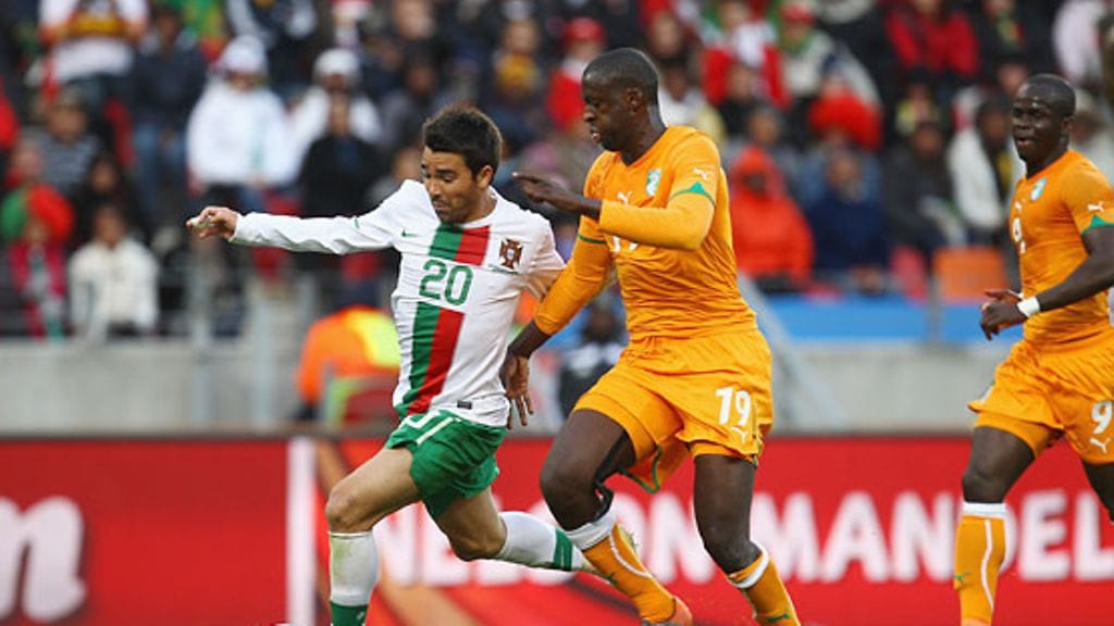 Deco ja Yaya Toure, kuva: Quinn Rooney - FIFA/FIFA via Getty Images