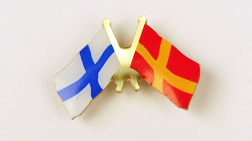 Komannes Studio55.fin lukijoista myönsi haaveilevansa ruotsista äidinkielenään.