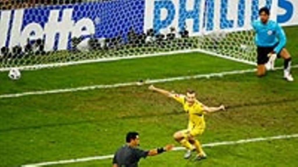 Oleg Gusev, Ukraina (kesk.), juhlii rp-voittoa Sveitsi-pelissä, Photo: Alex Livesey/Getty Images Sport