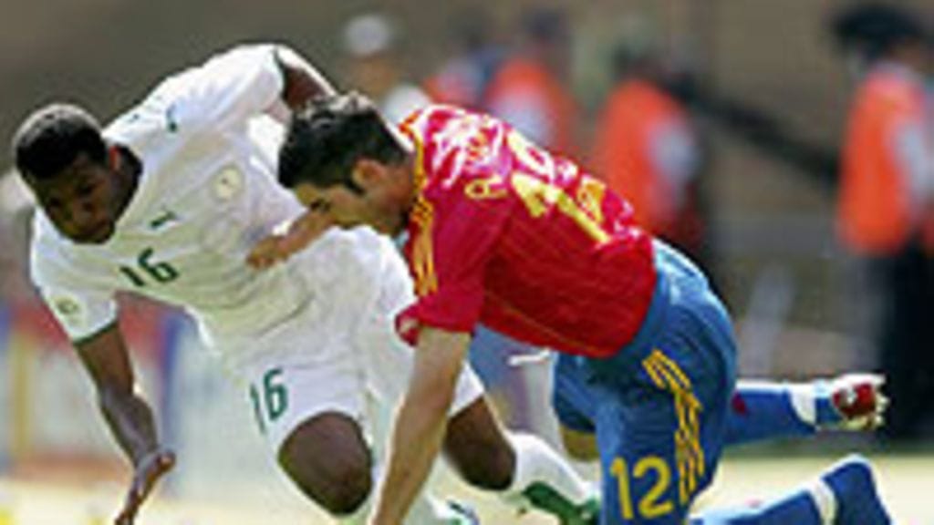 Khaled Aziz, Saudi-Arabia (vas.), ja Antonio Lopez, Espanja, Photo: Ben Radford/Getty Images Sport