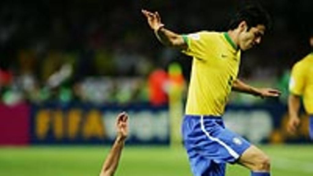 Kaka, Brasilia, laukoo Kroatia-pelissä, Photo: Shaun Botterill/Getty Images Sport