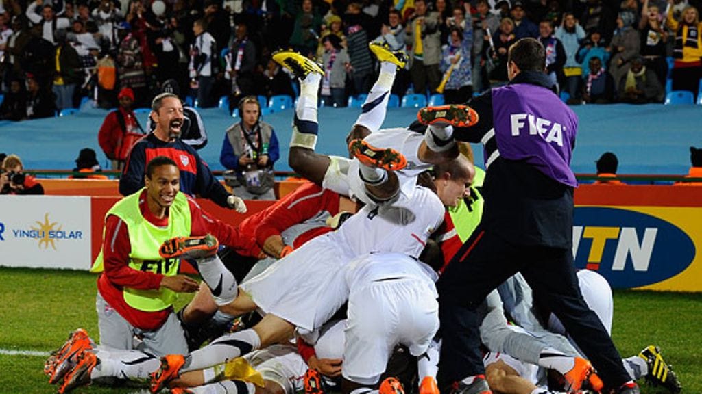 USA:n pelaajat riemuitsevat jatkopaikkaa, kuva: Kevork Djansezian/Getty Images