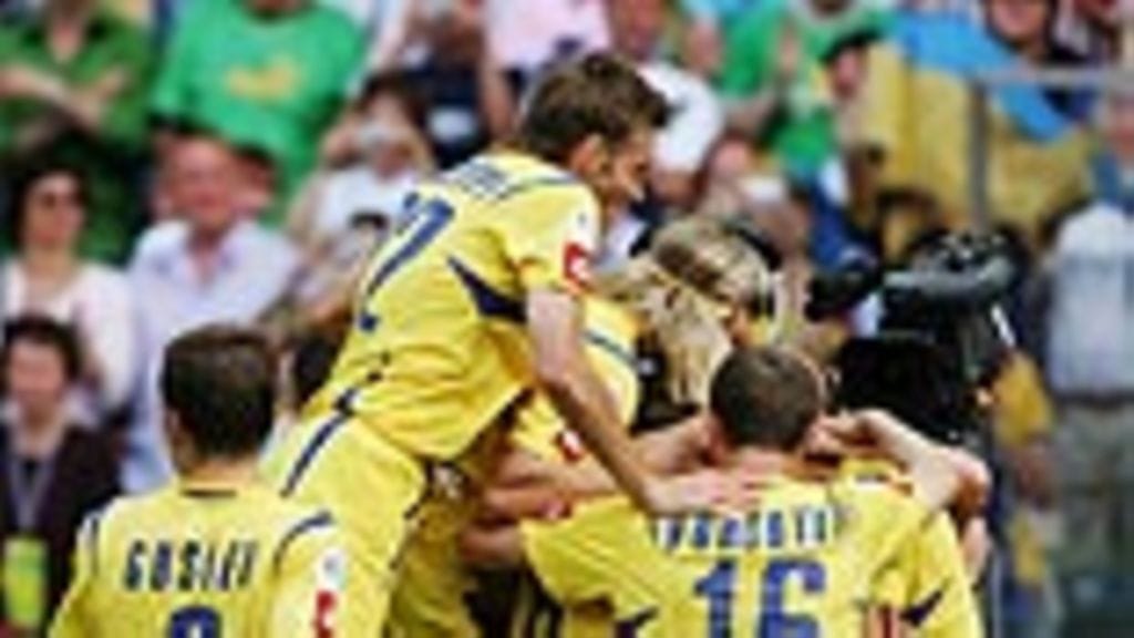 Ukraina juhlii, kuva: Clive Mason/Getty Images)