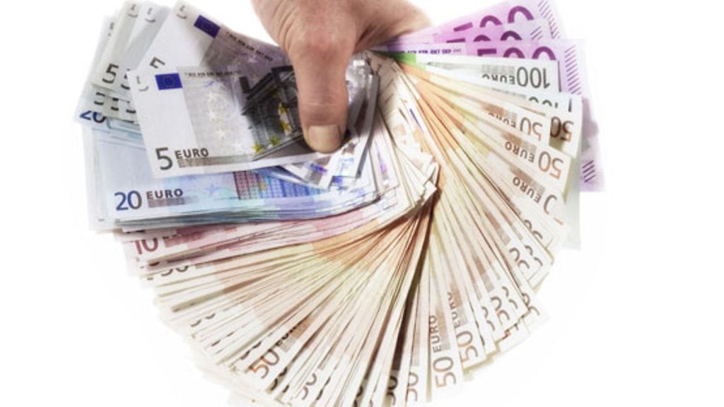 Lihavuusleikkaus keventää myös lompakkoa.