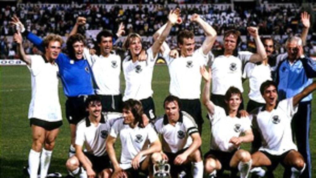 Saksan voittoisa joukkue (Photo: Allsport UK)
