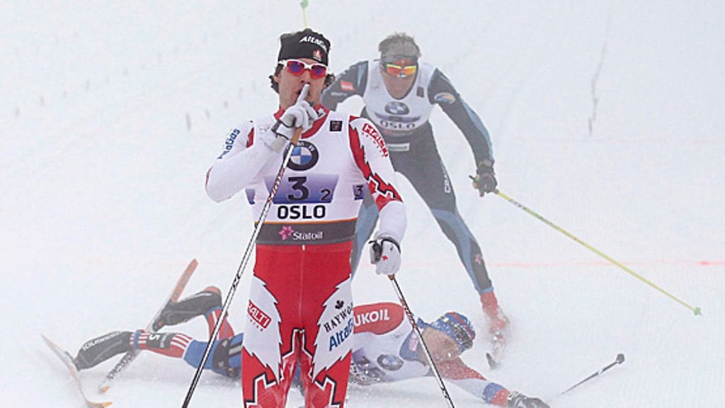 Alex Harvey "suutelee sormeaan" maaliviivalla