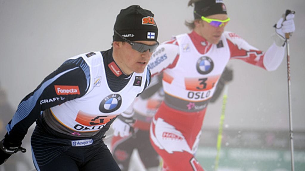 Sami Jauhojärvi lykkii taustallaan Kanadan Devon Kersaw