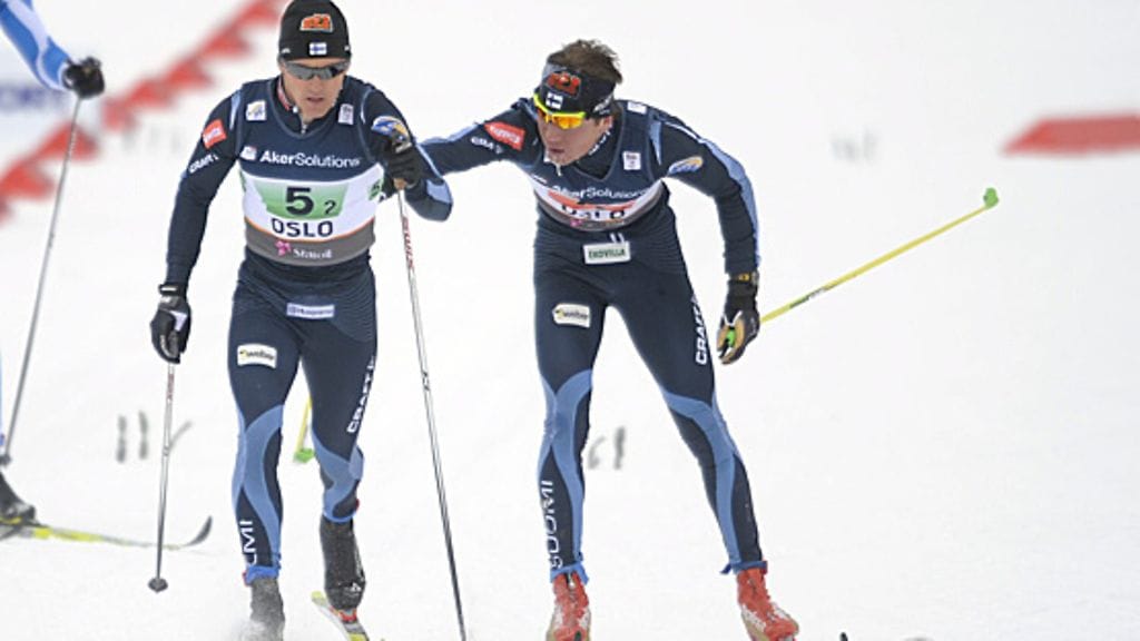 Ville Nousiainen ja Sami Jauhojärvi viestin vaihdossa