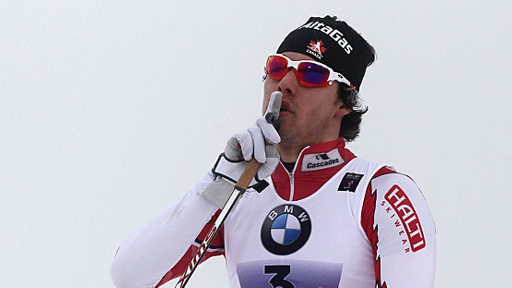 Alex Harvey "suutelee sormeaan"