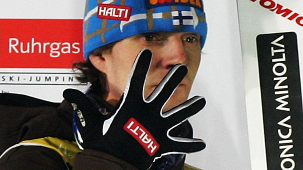 Janne Ahonen valloitti viidennen mäkiviikon kokonaiskilpailun voiton Bischofshofenissa vuonna 2008.