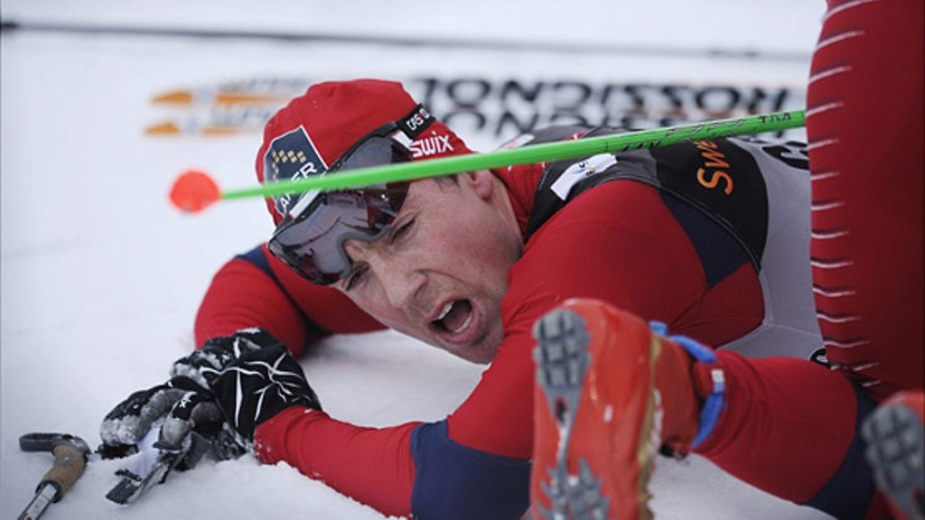 Eldar Rönning hiihti hopeaa Matti Heikkisen perässä Oslon MM-hiihtojen 15 kilometrillä.