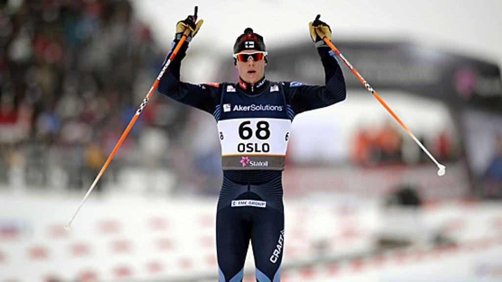 Matti Heikkinen otti MM-kultaa perinteisen hiihtotavan 15 kilometrillä.