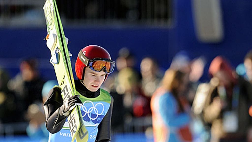 Harri Olli poistuu Vancouverin olympiamäestä. Kuva: Antti Aimo-Koivisto/LEHTIKUVA.