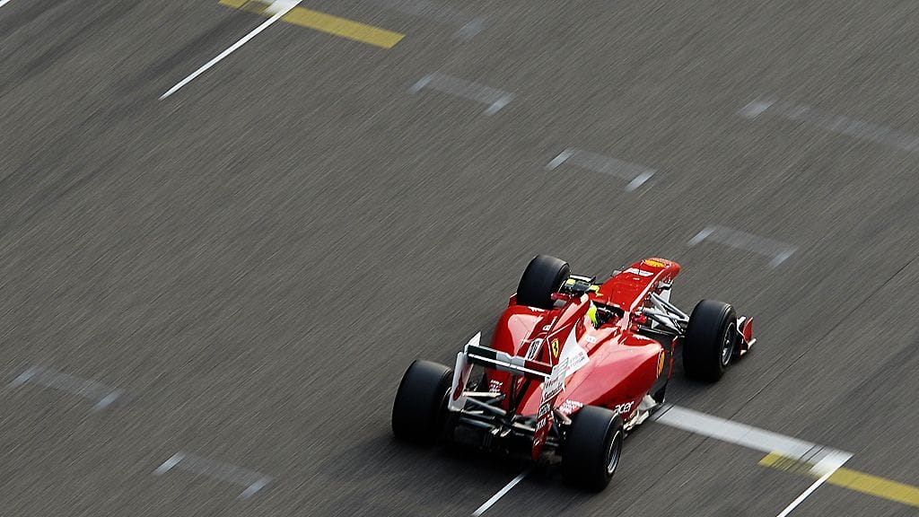 Felipe Massa ajama Ferrari Kiinan GP:ssä