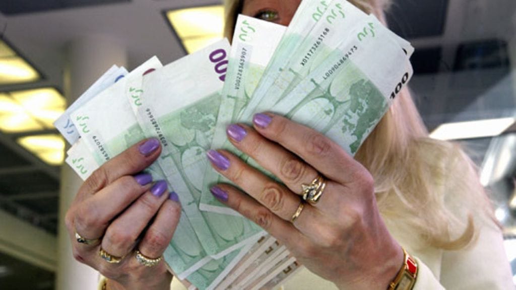 Sijoittaja pitää taloutensa ylijäämäisenä ja ammattitaitonsa ajan tasalla.