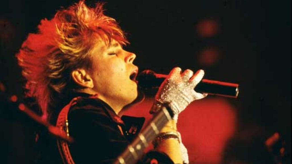 Neumann eläytyy keikalle vuonna 1985.