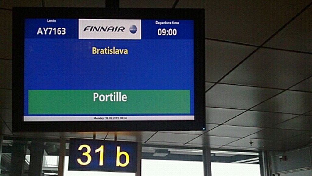 AY7163 lähti Bratislavaan aamulla ja AY7164 tuo mestarit Helsinkiin.