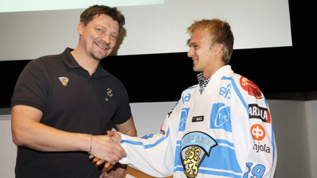 Heikki Kovalainen Leijona-paidassa, 2010. Kuva: LK, Martti Kainulainen, 2010.
