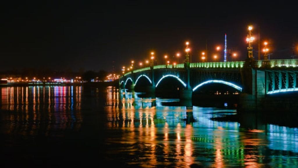 Suomesta pääsee Pietariin nopeasti.