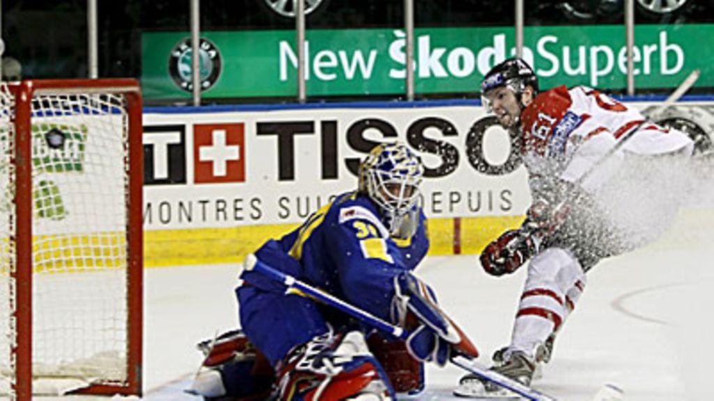 Rick Nash laukoo 4-0-osuman, kuva: EPA/CLEMENT ALLARD