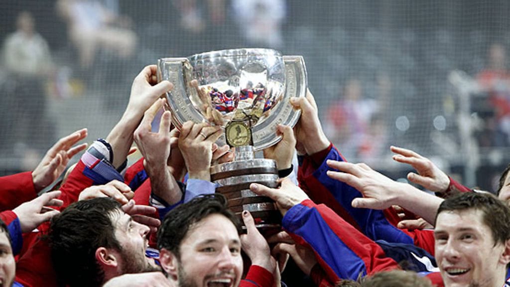 Venäjän joukkueen voitonjuhlaa. Kuva: Patrick B. Kraemer/EPA.