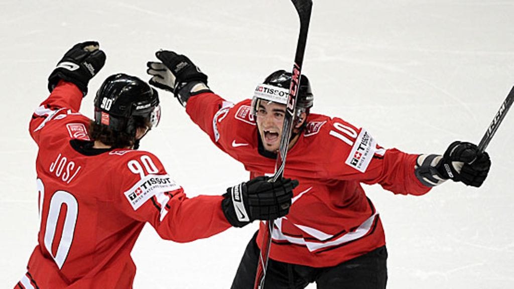 Roman Josi, Andreas Ambuhl, kuva:EPA/Ronald Wittek