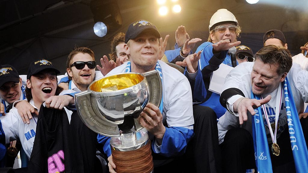 Leijonat juhlivat viime toukokuussa Helsingin Kauppatorilla.