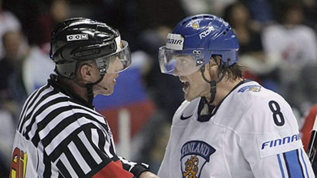 Teemu Selänne, kuva: EPA/LYLE STAFFORD