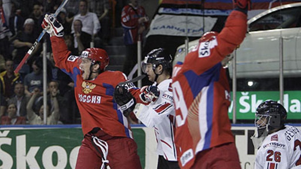 Alexander Ovetshkin juhlii Venäjän voittoa, kuva: EPA/LYLE STAFFORD
